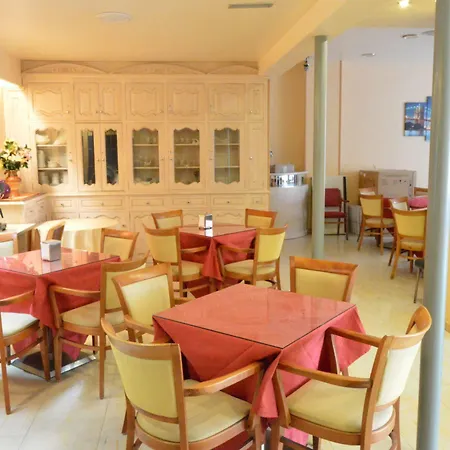 Cristal 1 Hotel *